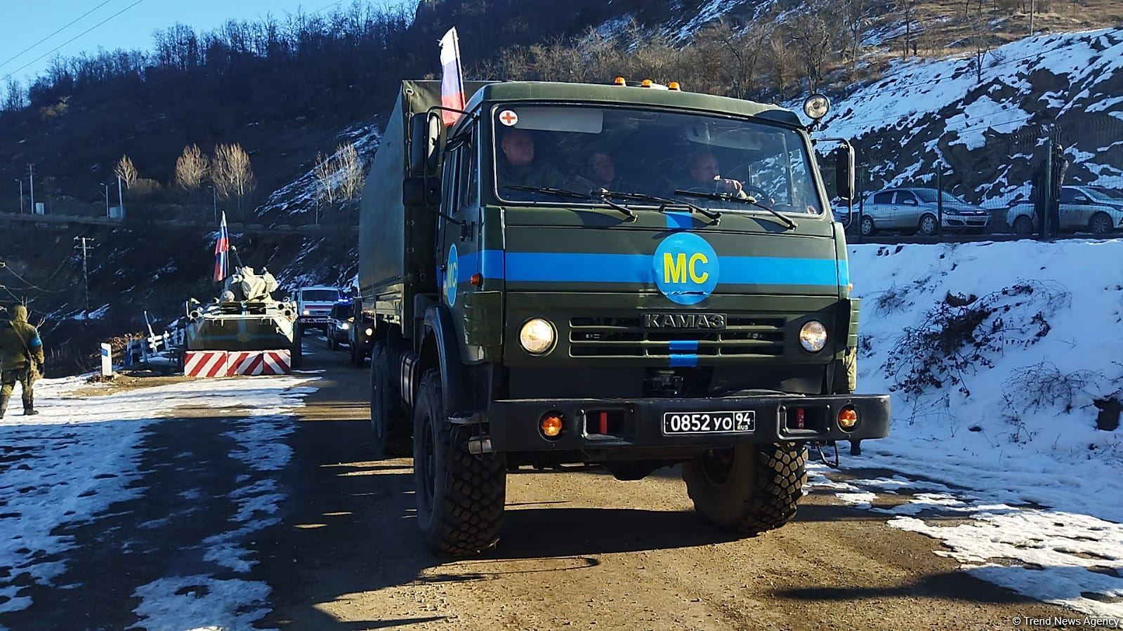 По Лачинской дороге беспрепятственно проехала колонна автомашин РМК (ФОТО)