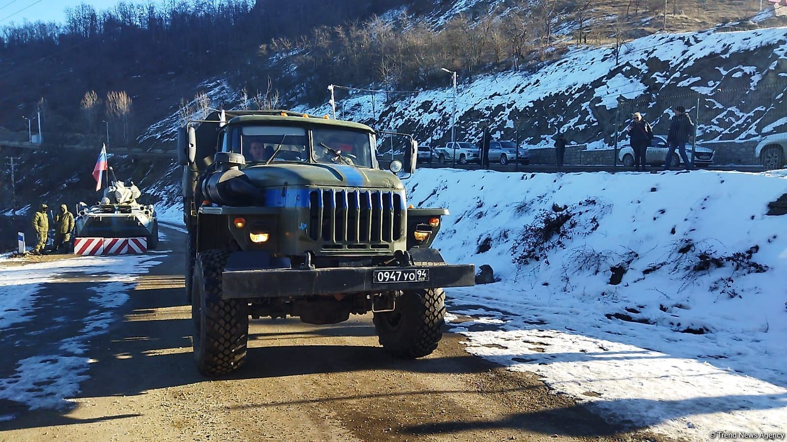 По Лачинской дороге беспрепятственно проехала колонна автомашин РМК (ФОТО)
