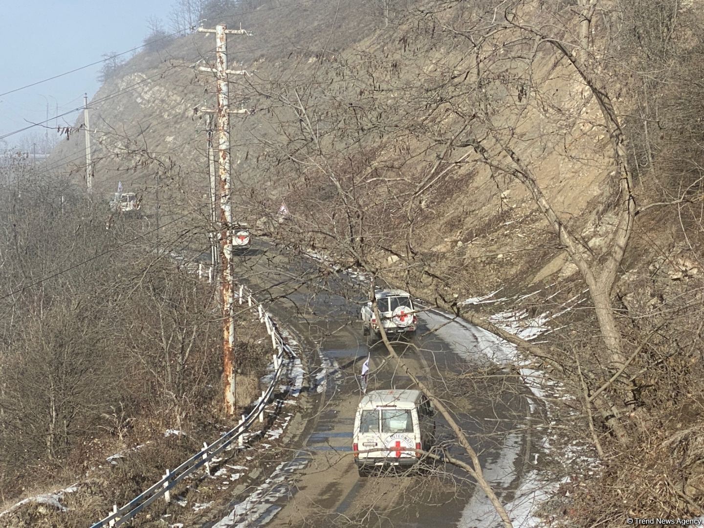 Five ICRC vehicles pass freely along Azerbaijan's Lachin-Khankendi road (PHOTO)