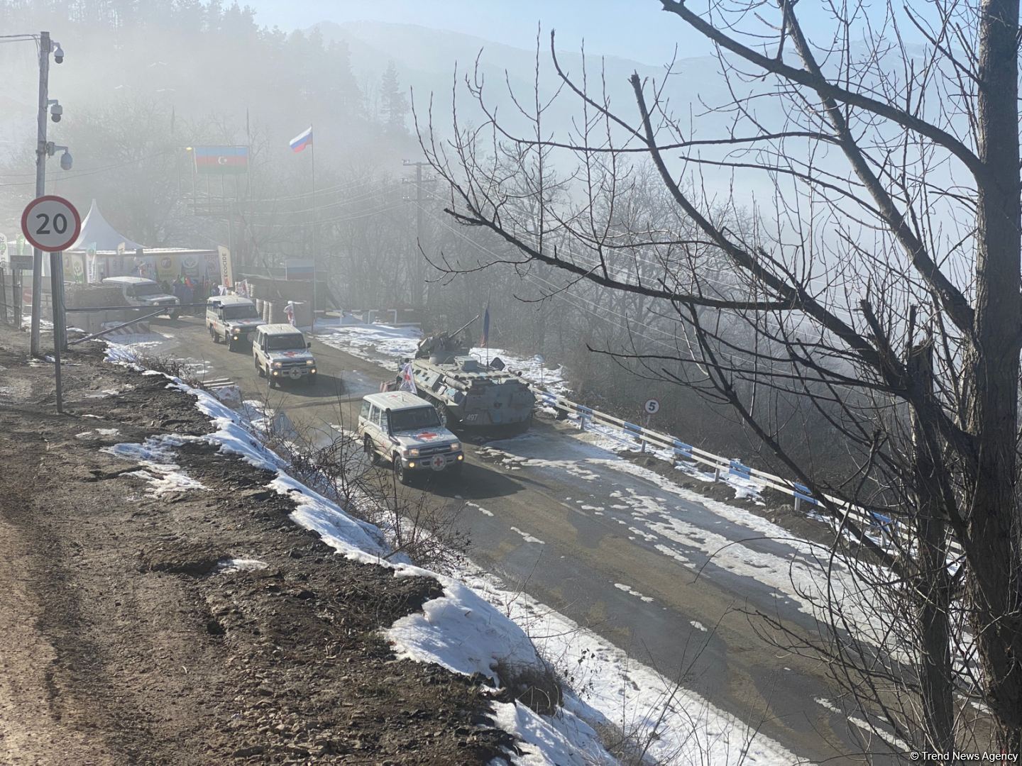Five ICRC vehicles pass freely along Azerbaijan's Lachin-Khankendi road (PHOTO)