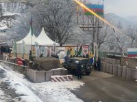 По Лачинской дороге беспрепятственно проехал еще один легковой автомобиль миротворцев (ФОТО)