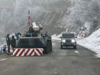 По Лачинской дороге беспрепятственно проехала легковая машина РМК (ФОТО)