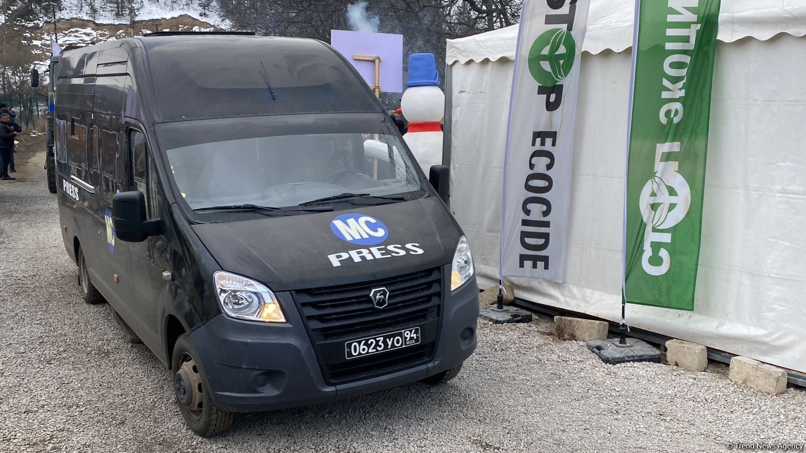 По Лачинской дороге беспрепятственно проехали еще четырнадцать автомобилей миротворцев (ФОТО/ВИДЕО)