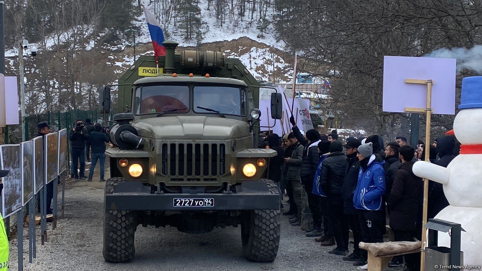 По Лачинской дороге беспрепятственно проехали еще четырнадцать автомобилей миротворцев (ФОТО/ВИДЕО)