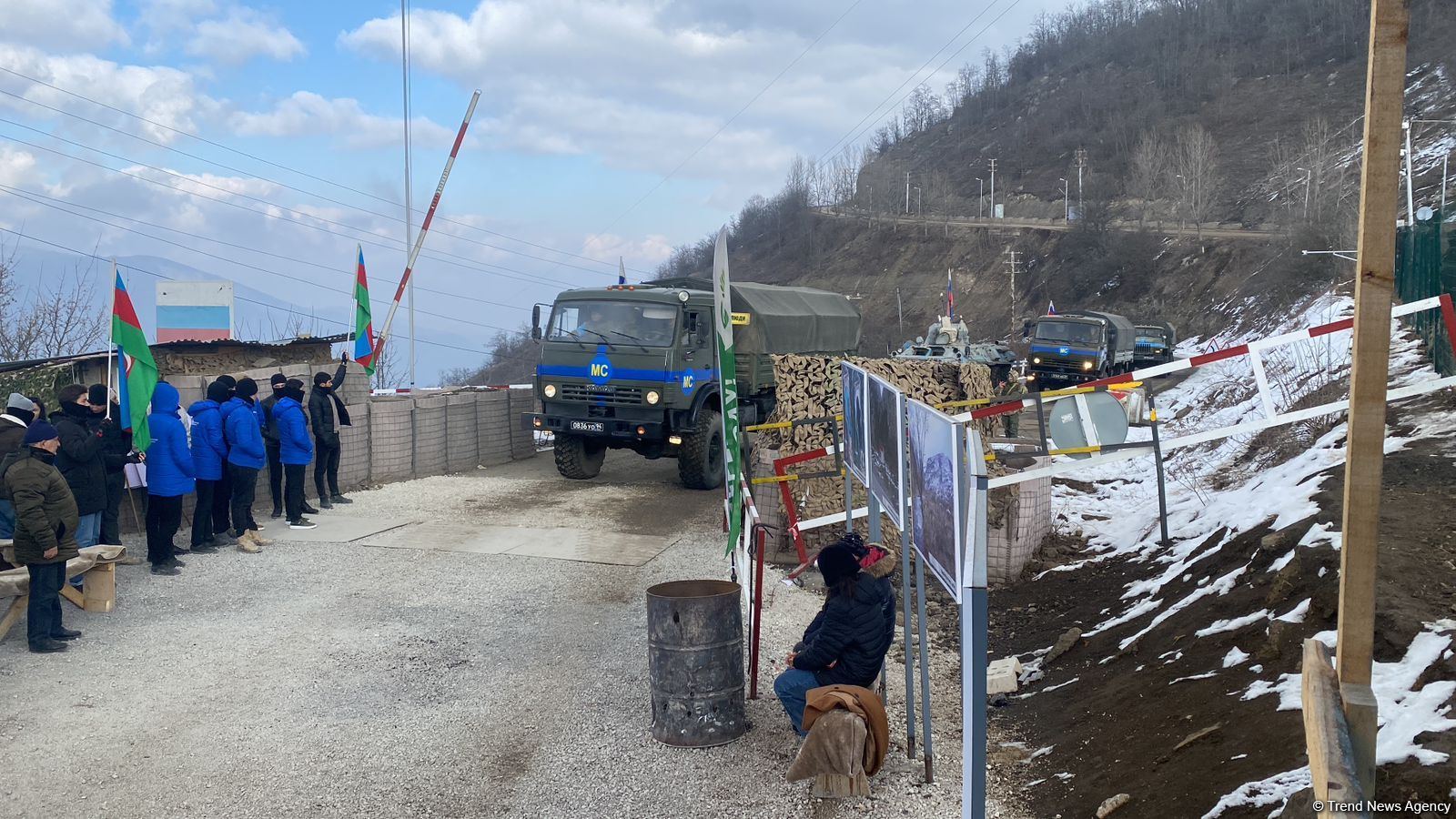 По Лачинской дороге беспрепятственно проехали еще три машины снабжения миротворцев (ФОТО/ВИДЕО)