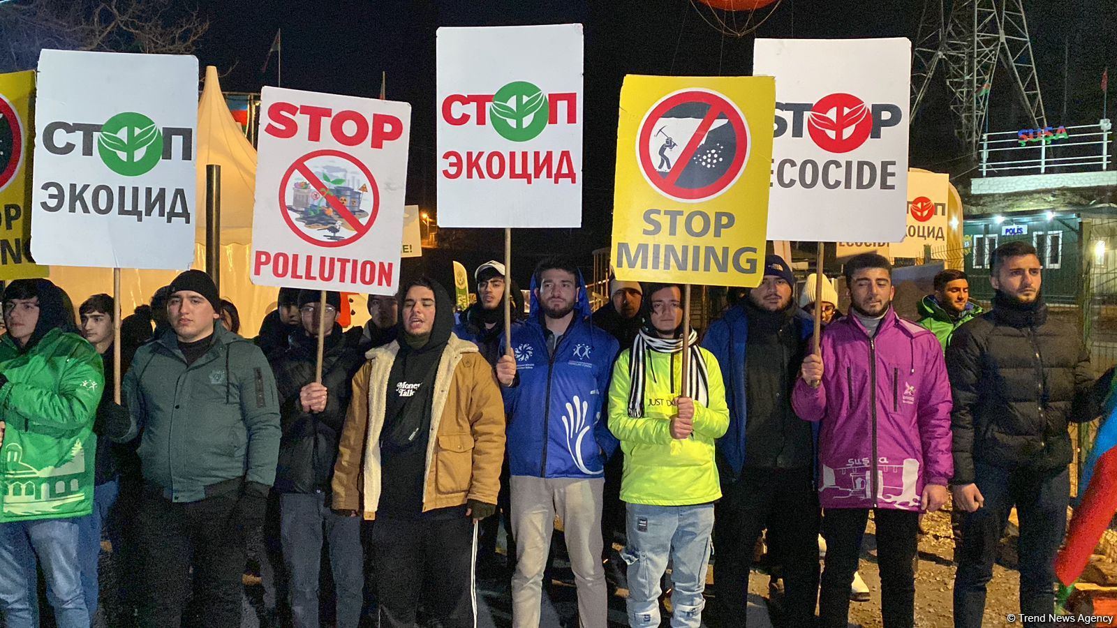 Мирная акция протеста на Лачинской дороге продолжается (ФОТО/ВИДЕО)