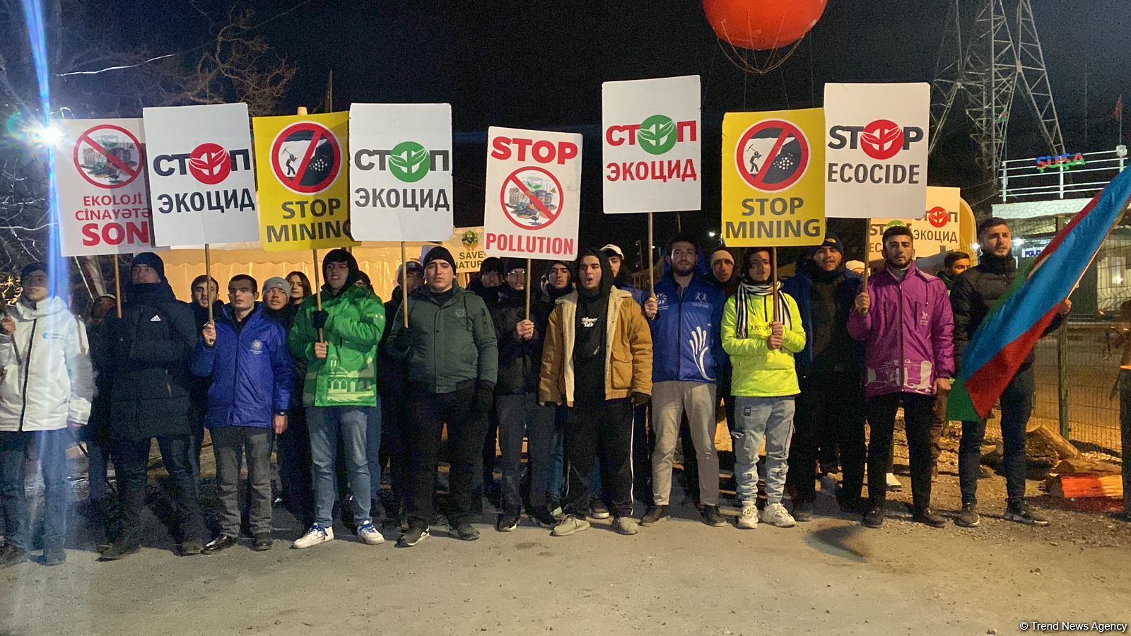 Мирная акция протеста на Лачинской дороге продолжается (ФОТО/ВИДЕО)