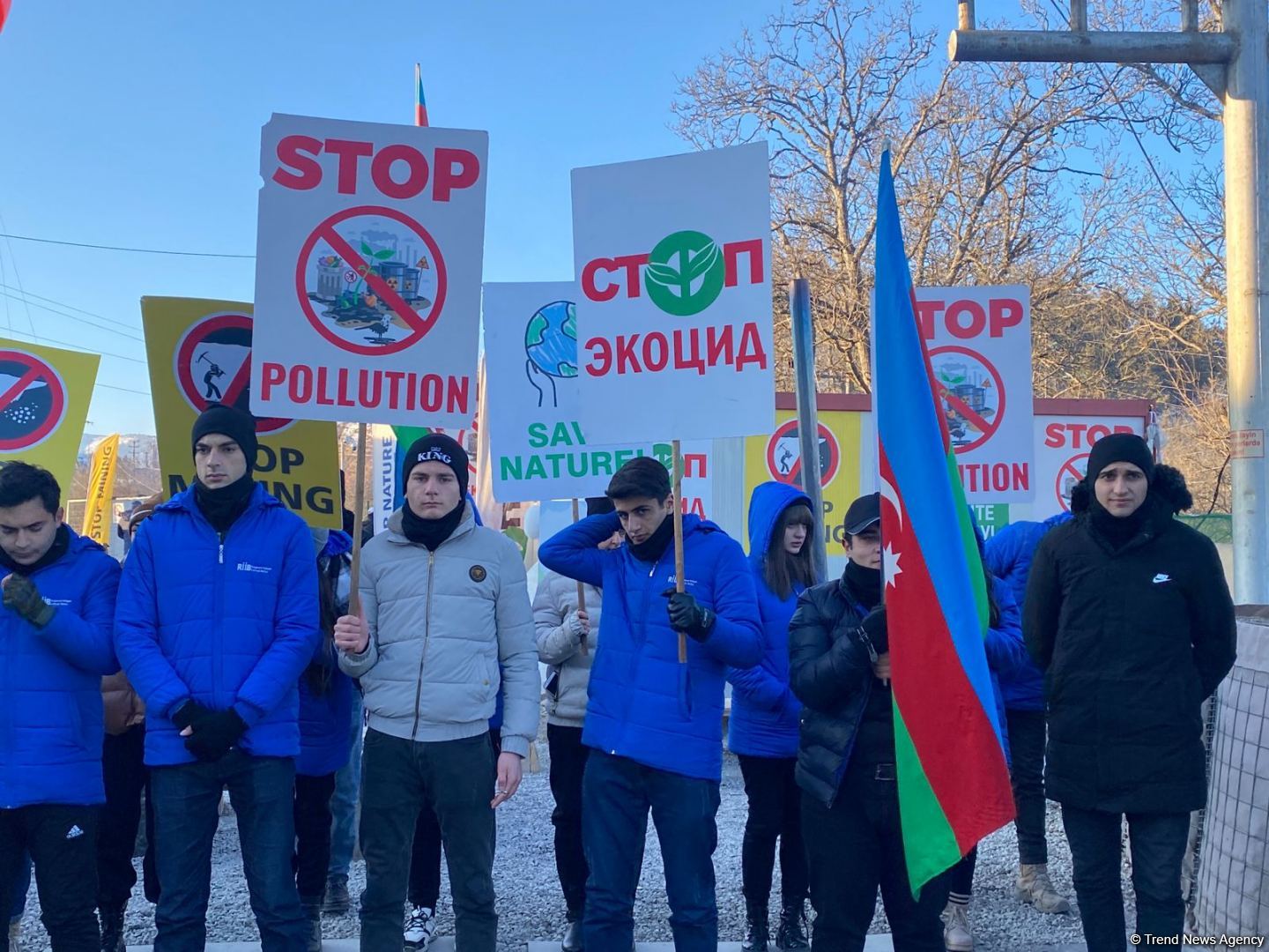 Мирная акция протеста на Лачинской дороге продолжается (ФОТО)