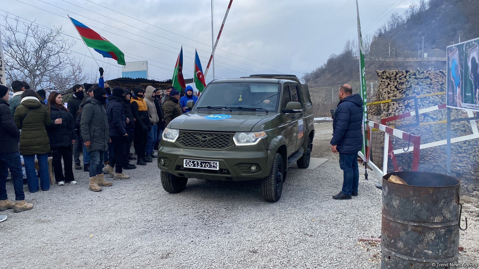 По Лачинской дороге беспрепятственно проехал еще один автомобиль миротворцев