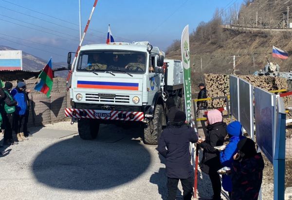 Another vehicle of Russian peacekeepers freely passes along Azerbaijan's Lachin-Khankendi road (PHOTO/VIDEO)