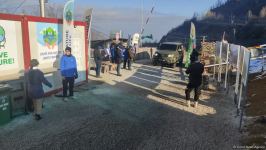 По Лачинской дороге беспрепятственно проехали еще три легковые автомашины РМК (ФОТО)
