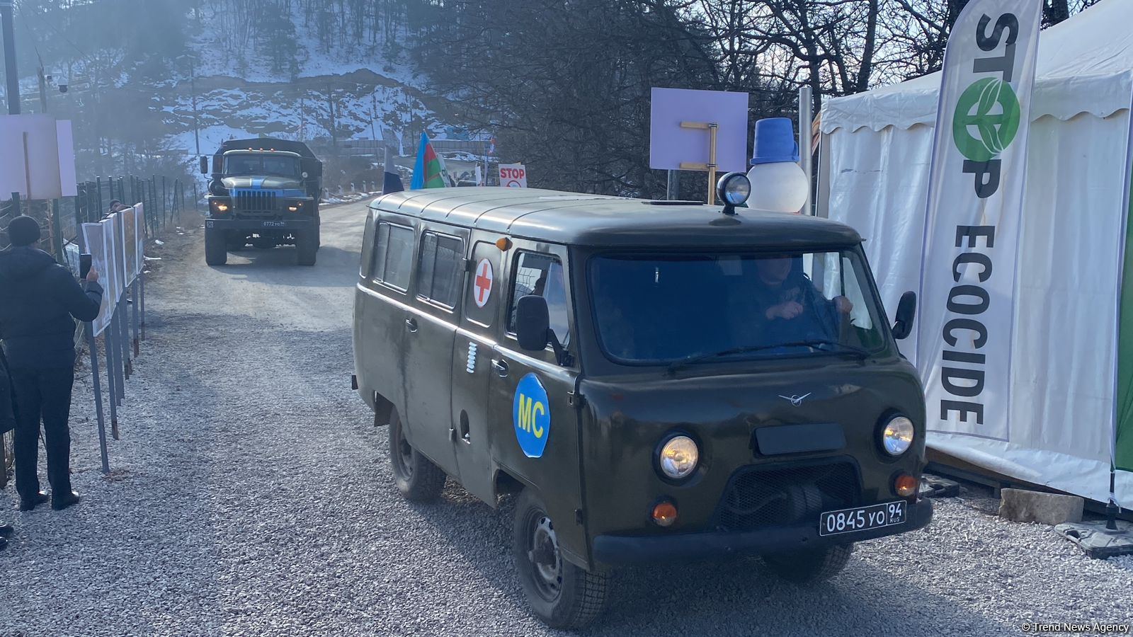 По Лачинской дороге беспрепятственно проехали еще 11 транспортных средств миротворцев (ФОТО)