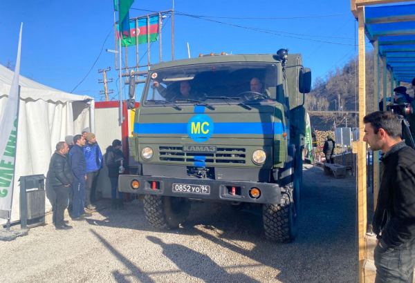 По Лачинской дороге беспрепятственно проехали 19 транспортных средств миротворцев (ФОТО)