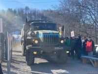 По Лачинской дороге беспрепятственно проехали еще 18 автомобилей миротворцев (ФОТО)
