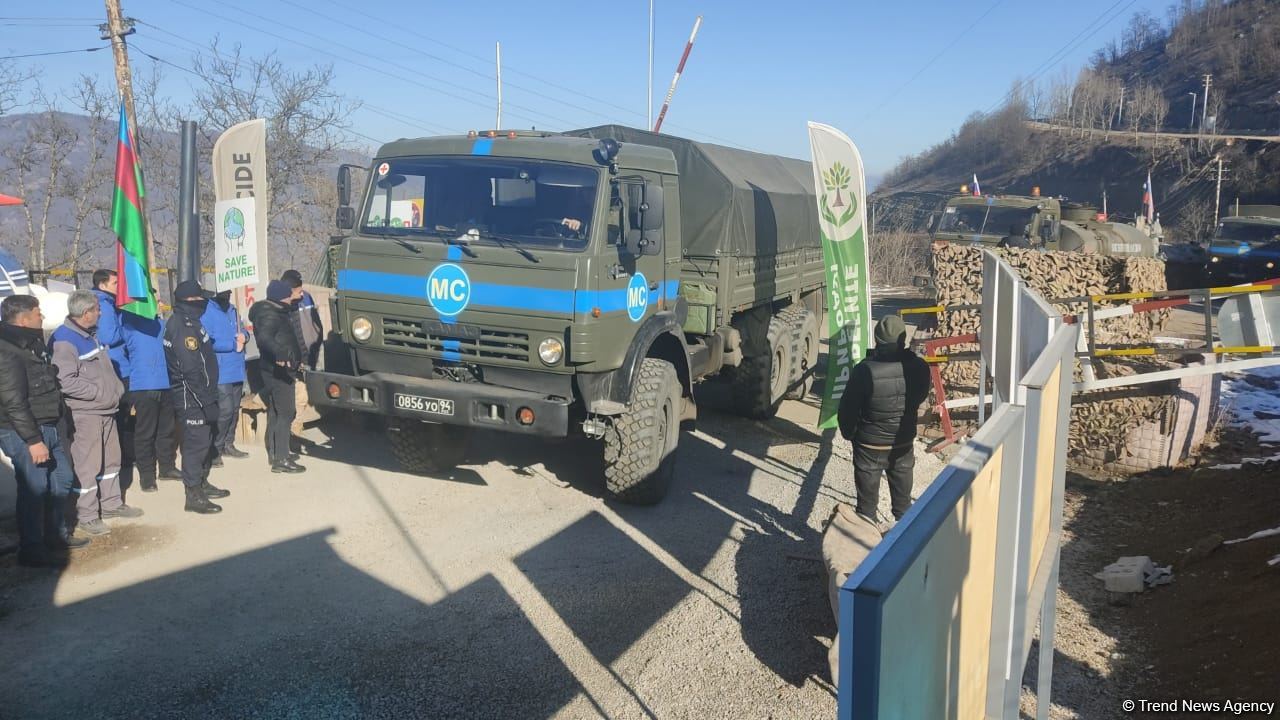 По Лачинской дороге беспрепятственно проехали 19 транспортных средств миротворцев (ФОТО)