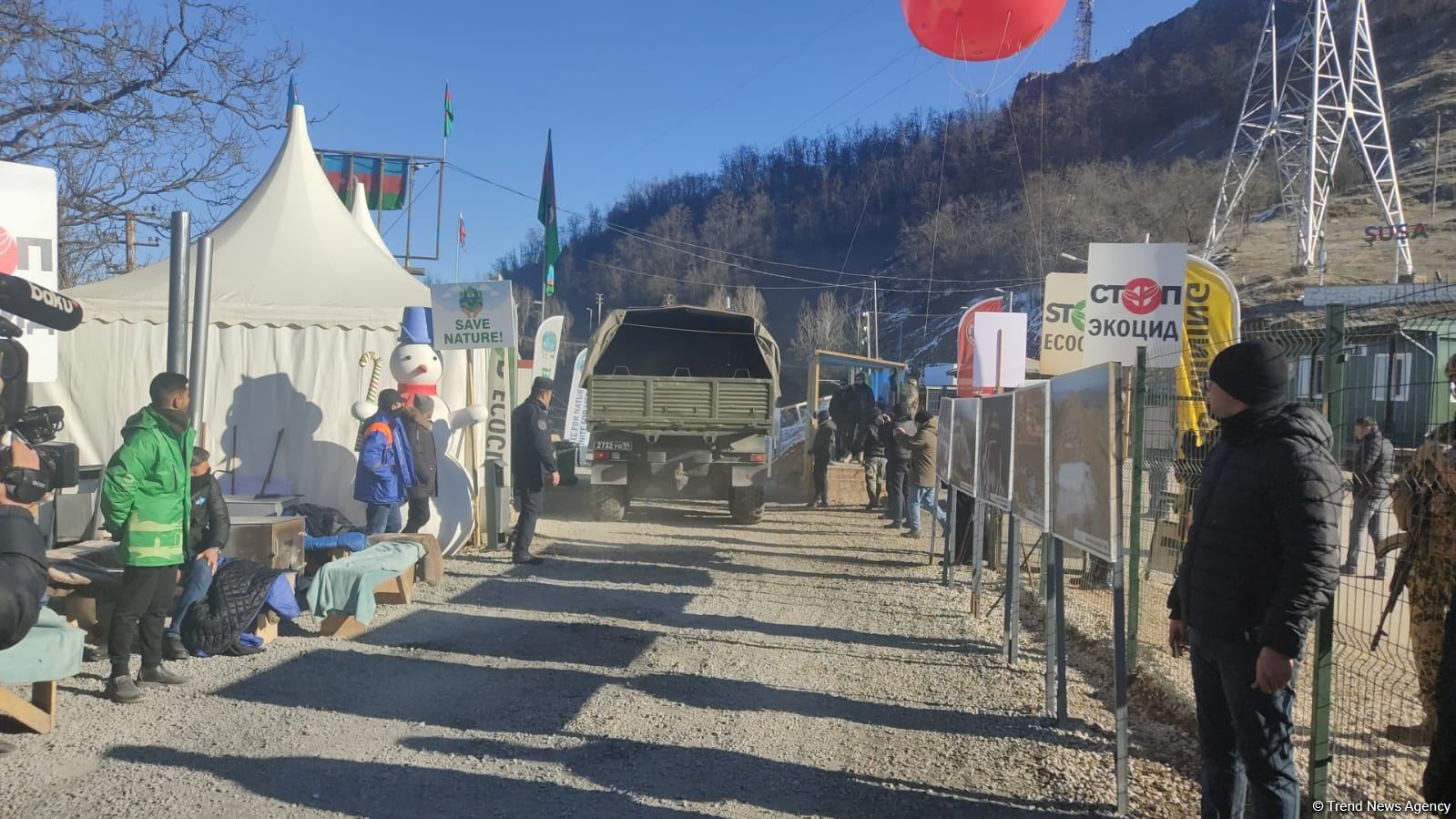 По Лачинской дороге беспрепятственно проехали 19 транспортных средств миротворцев (ФОТО)