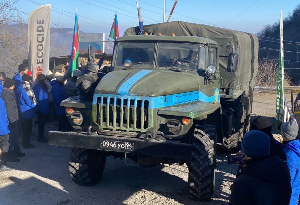 По Лачинской дороге беспрепятственно проехали еще 3 машины миротворцев (ФОТО)