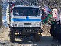 По Лачинской дороге беспрепятственно проехали еще два автомобиля миротворцев (ФОТО)