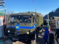 По Лачинской дороге беспрепятственно проехали еще 2 машины снабжения миротворцев (ФОТО)
