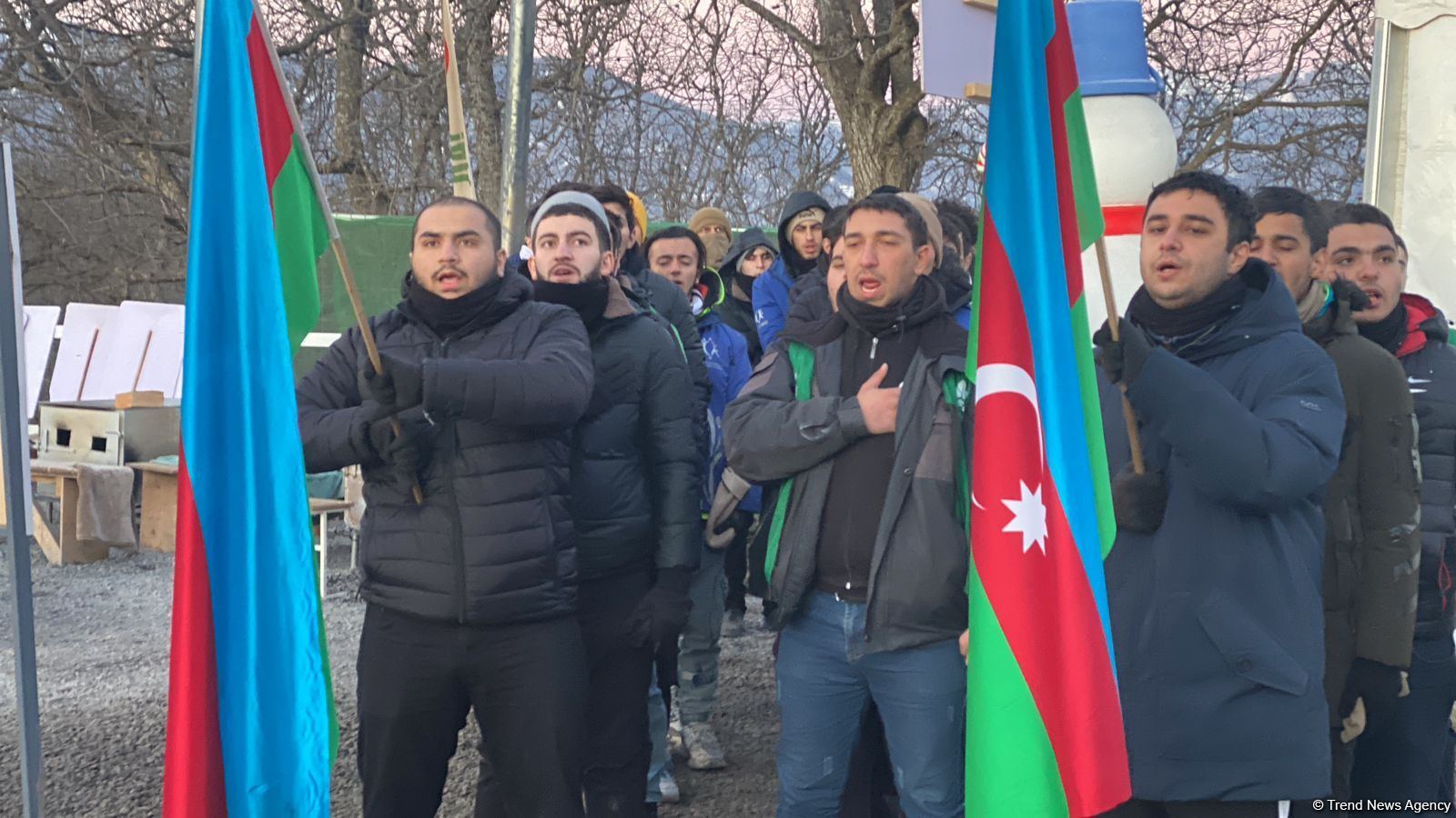 Акция азербайджанских экоактивистов на Лачинской дороге продолжается (ФОТО)