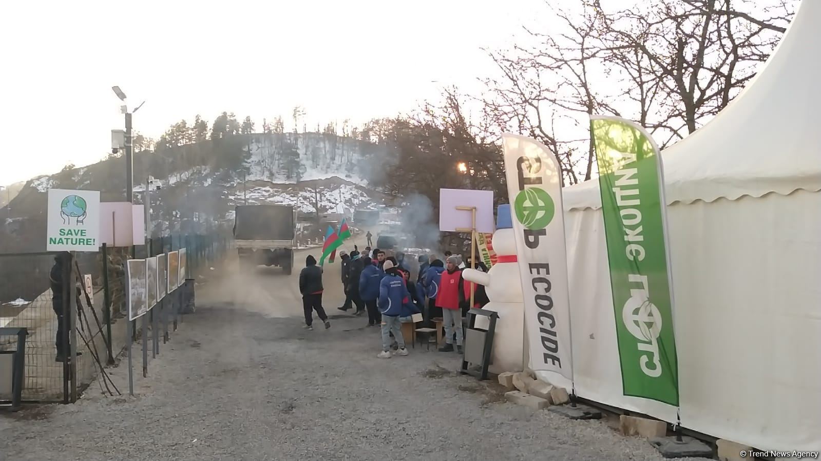 По Лачинской дороге проехали еще два автомобиля снабжения РМК (ФОТО)
