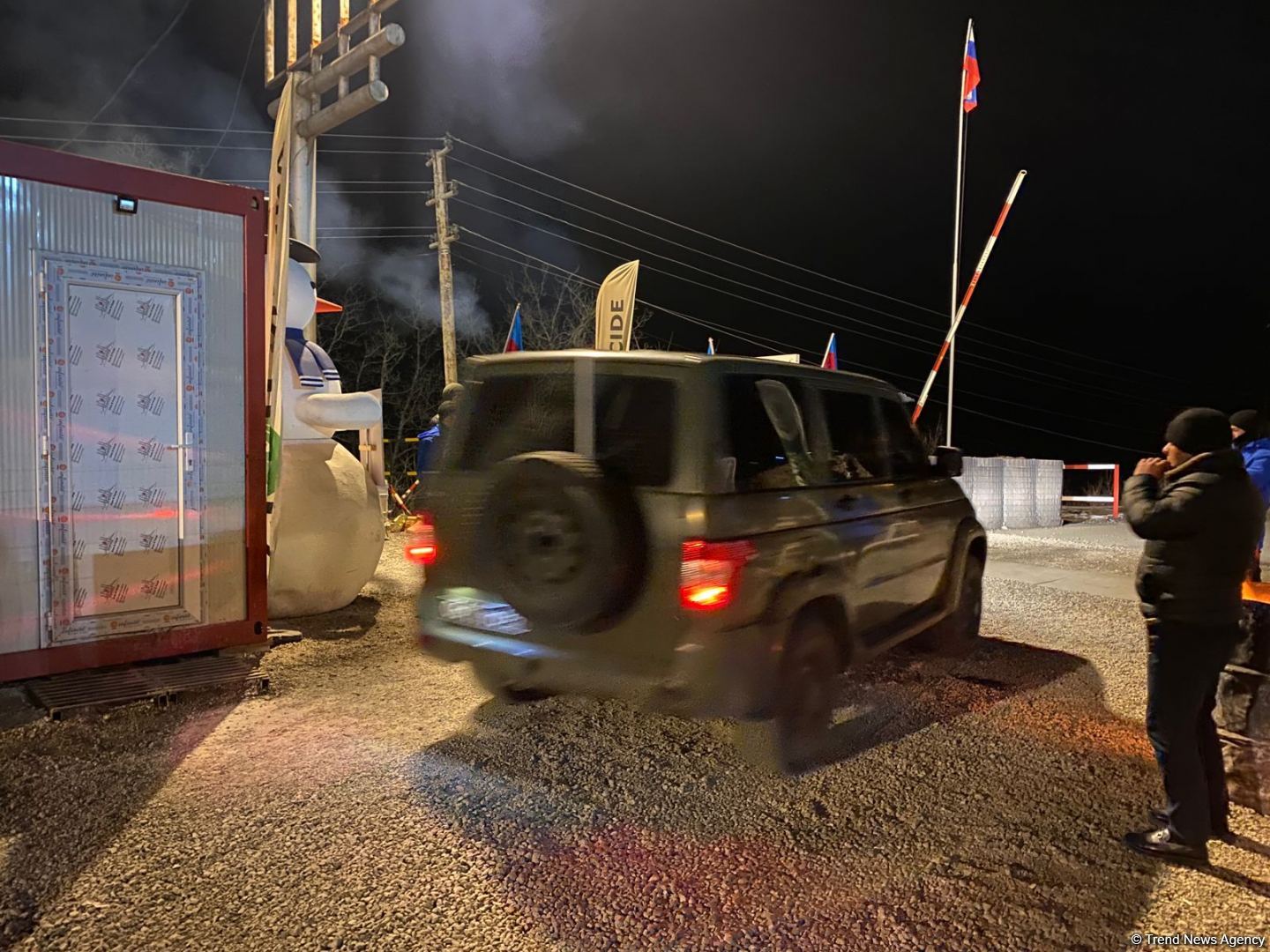 По Лачинской дороге проехал еще один автомобиль снабжения РМК (ФОТО)
