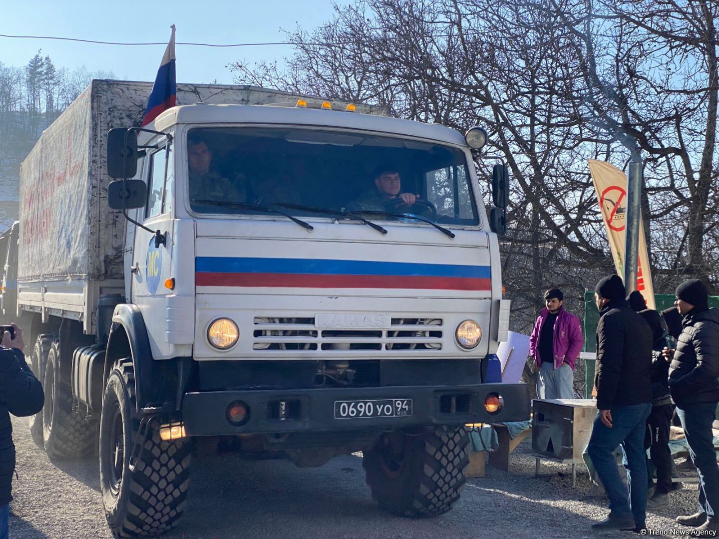 По Лачинской дороге беспрепятственно проехали еще девять автомобилей снабжения РМК (ФОТО)