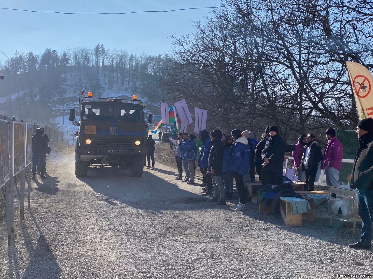 По Лачинской дороге беспрепятственно проехали еще девять автомобилей снабжения РМК (ФОТО)