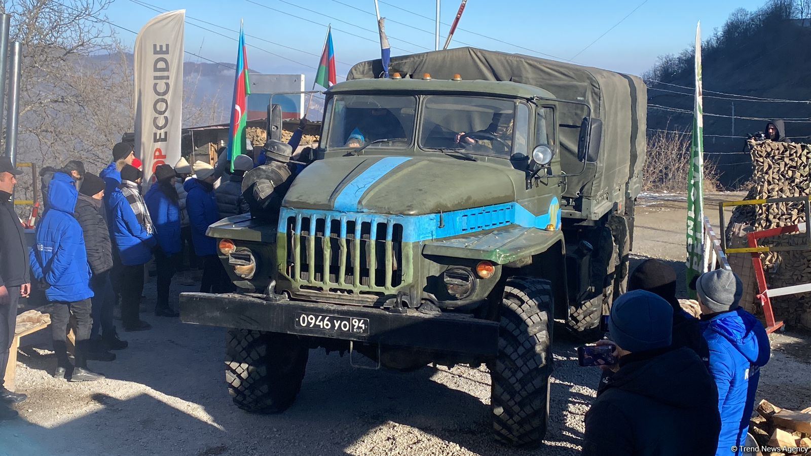 По Лачинской дороге беспрепятственно проехали еще 3 машины миротворцев (ФОТО)