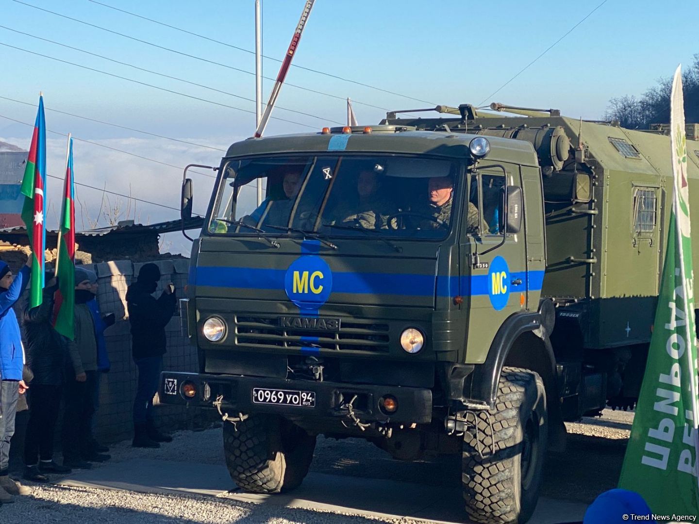По Лачинской дороге беспрепятственно проехали еще 2 машины снабжения миротворцев (ФОТО)