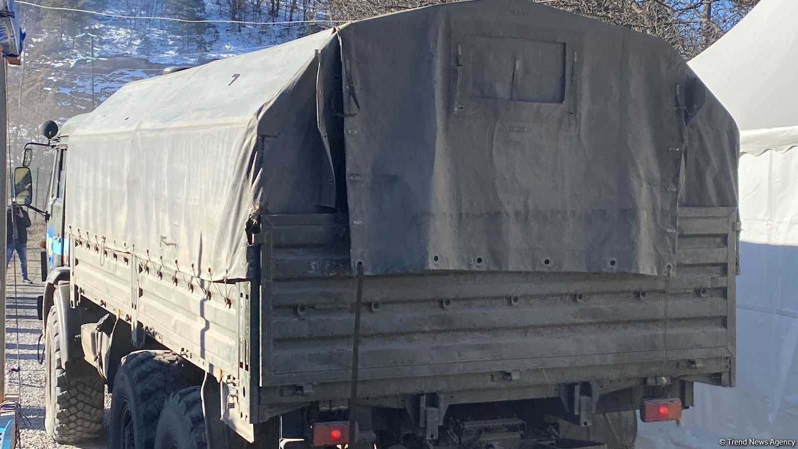 По Лачинской дороге проехала еще одна колонна автомобилей миротворцев (ФОТО)