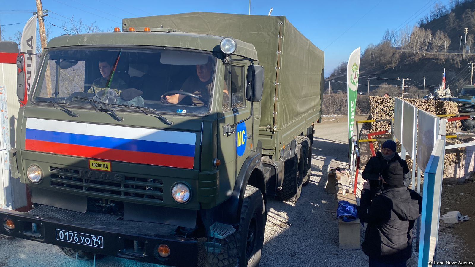 По Лачинской дороге проехала еще одна колонна автомобилей миротворцев (ФОТО)