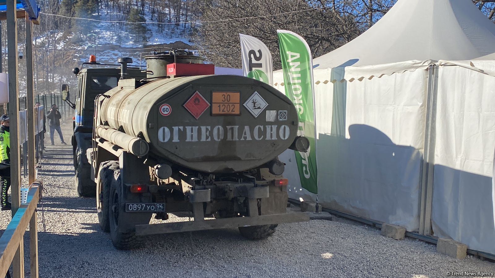 По Лачинской дороге проехала еще одна колонна автомобилей миротворцев (ФОТО)