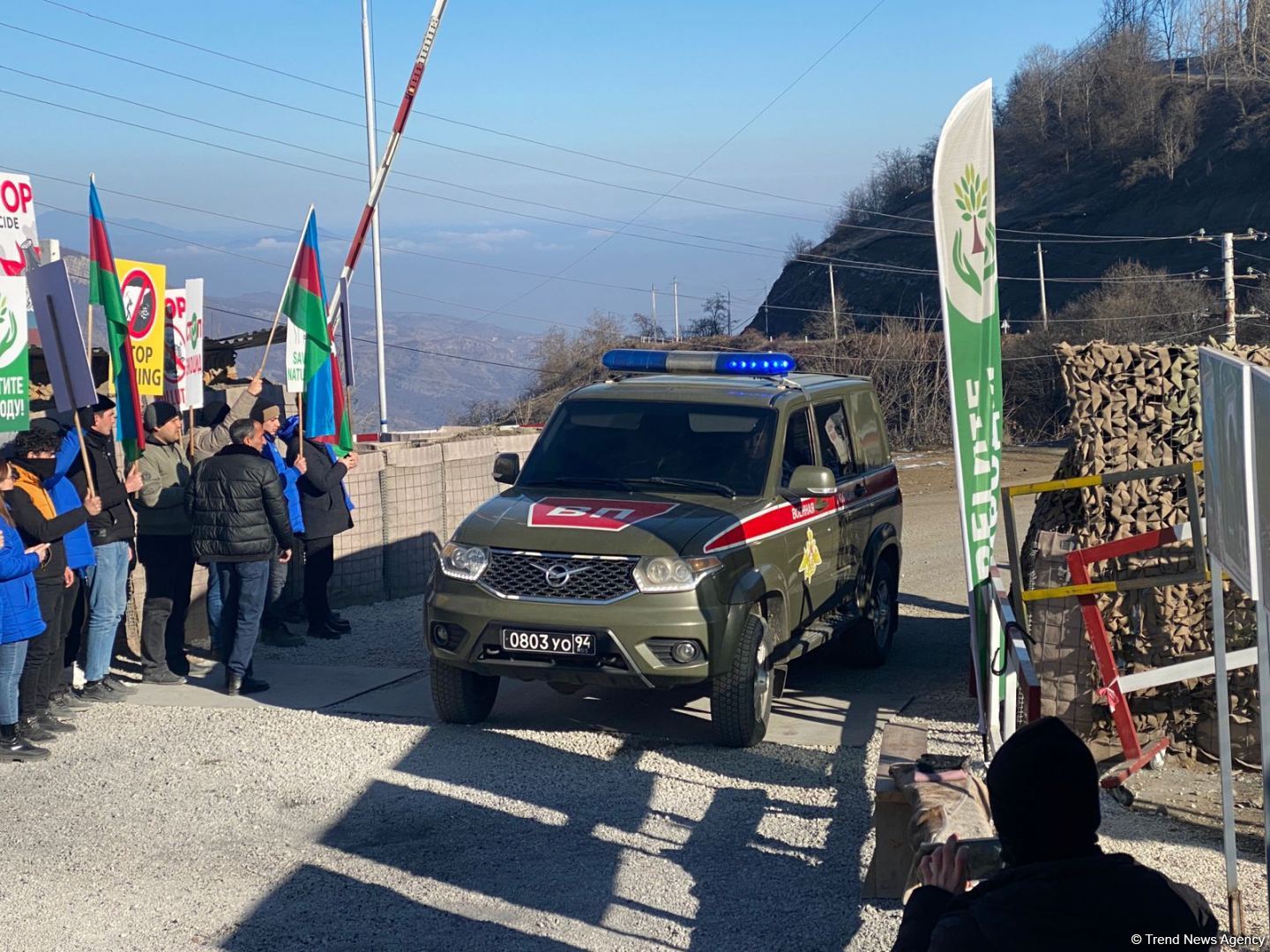 По Лачинской дороге проехала еще одна колонна автомобилей миротворцев (ФОТО)