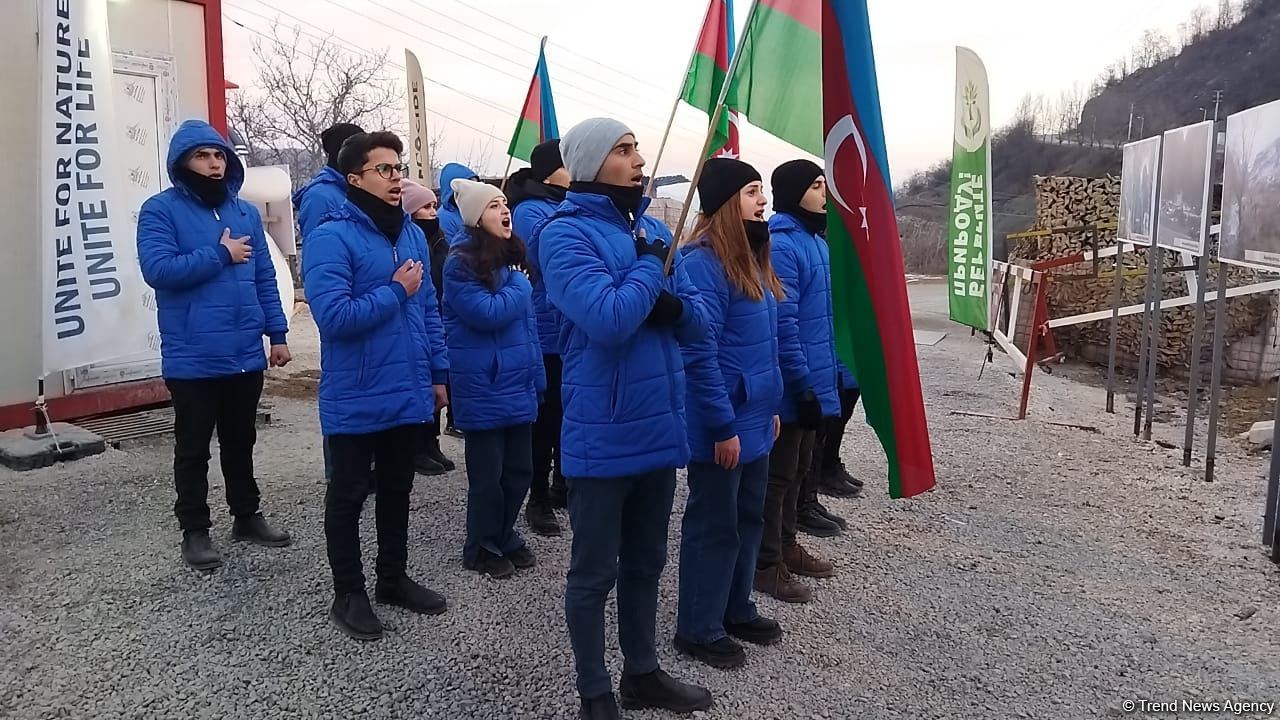 Акция азербайджанских экоактивистов на Лачинской дороге продолжается (ФОТО)