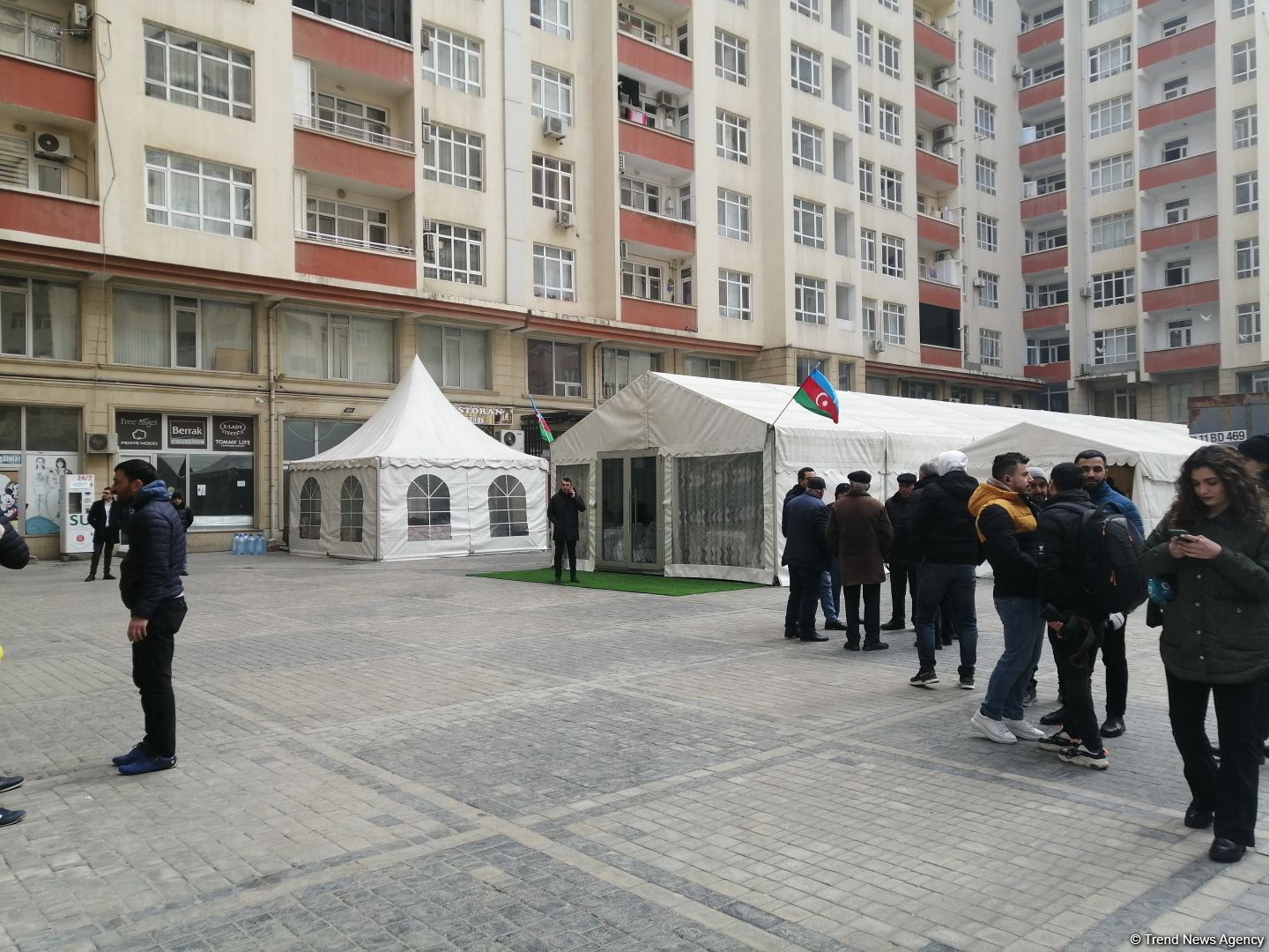 Проходит траурная церемония Орхана Аскерова, погибшего при нападении на посольство Азербайджана в Иране (ФОТО)