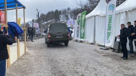По Лачинской дороге проехали еще 2 автомобиля миротворцев (ФОТО)