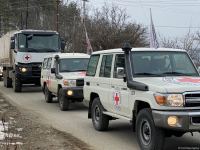 По Лачинской дороге проехали семь автомашин Красного Креста (ФОТО)