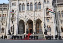 В Будапеште состоялась церемония официальной встречи Президента Ильхама Алиева (ФОТО/ВИДЕО)
