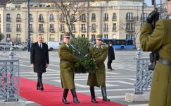Президент Ильхам Алиев посетил могилу неизвестного солдата в Будапеште (ФОТО/ВИДЕО)