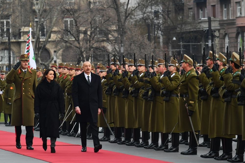 В Будапеште состоялась церемония официальной встречи Президента Ильхама Алиева (ФОТО/ВИДЕО)