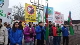 Акция азербайджанских экоактивистов на Лачинской дороге продолжается (ФОТО)