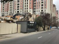 В одном из районов Баку сносится непригодный для проживания дом (ФОТО)