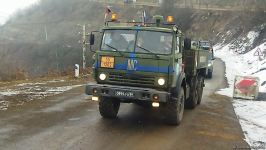 По Лачинской дороге проехали три автомобиля снабжения РМК (ФОТО)