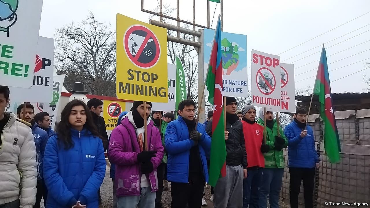 Акция азербайджанских экоактивистов на Лачинской дороге продолжается (ФОТО)