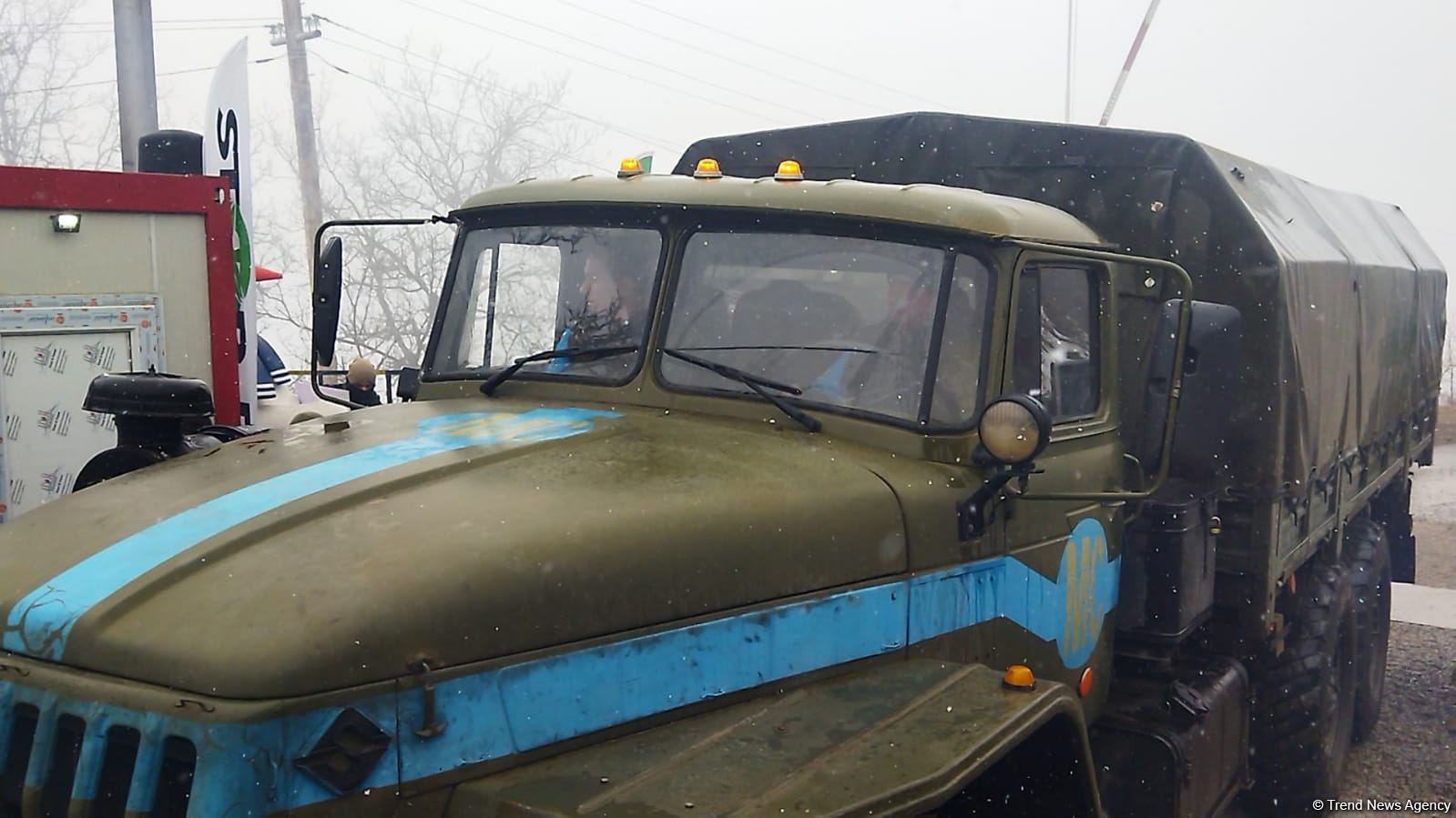 По Лачинской дороге в обоих направлениях проехали автоколонны РМК (ФОТО)