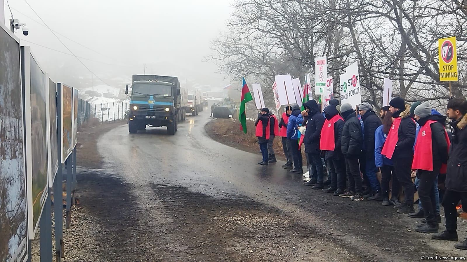 По Лачинской дороге в обоих направлениях проехали автоколонны РМК (ФОТО)
