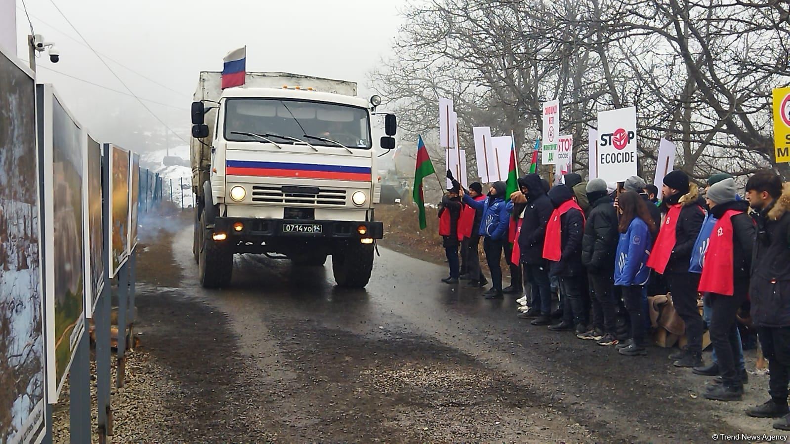 По Лачинской дороге в обоих направлениях проехали автоколонны РМК (ФОТО)