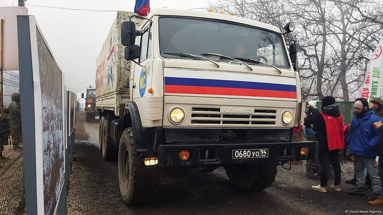 По Лачинской дороге в обоих направлениях проехали автоколонны РМК (ФОТО)