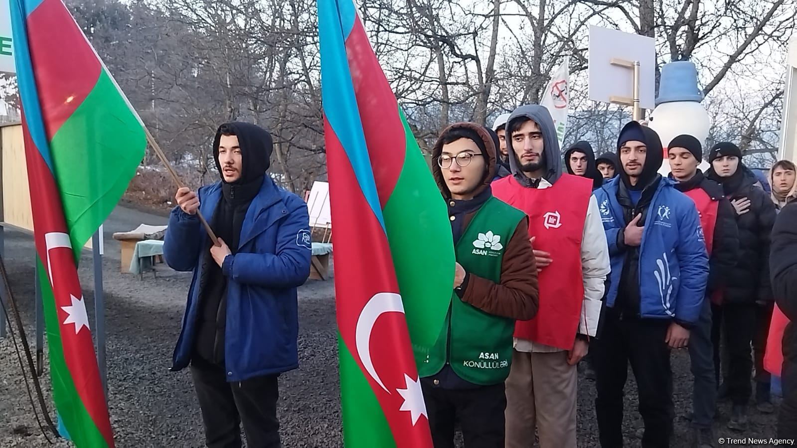 Акция азербайджанских экоактивистов на Лачинской дороге продолжается (ФОТО)